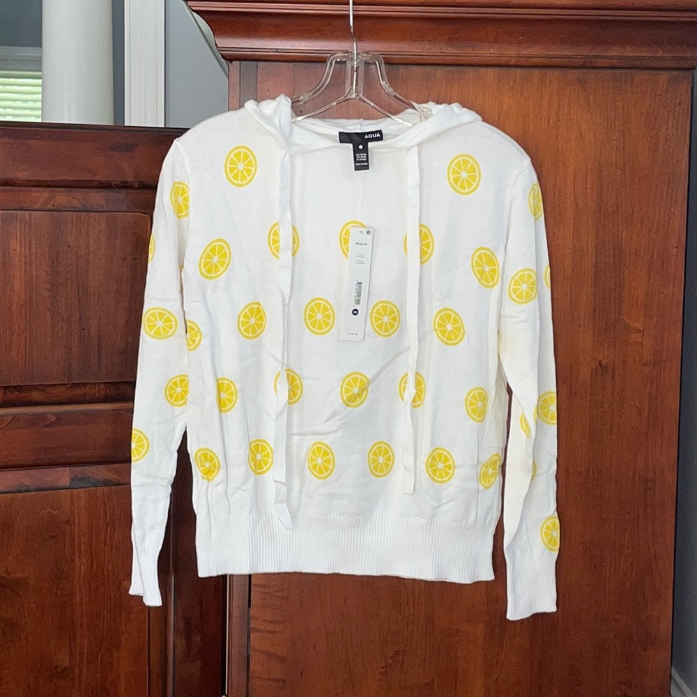 NWT Aqua by Bloomingdale’s Lightweight Lemon Print Hoodie Sweater